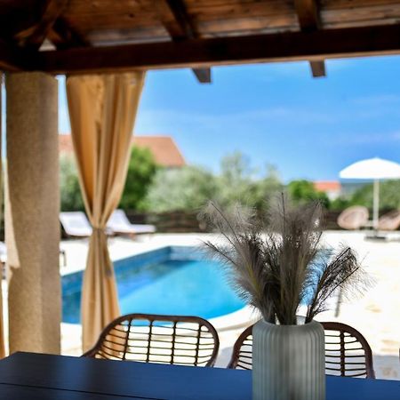 זאדאר Wonderful Holiday House Bruno With Heated Pool מראה חיצוני תמונה