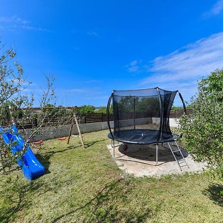 זאדאר Wonderful Holiday House Bruno With Heated Pool מראה חיצוני תמונה