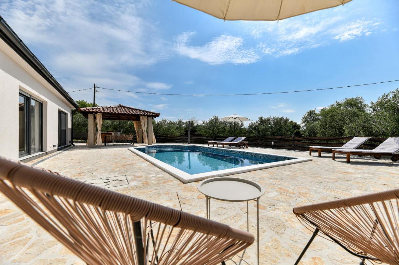 זאדאר Wonderful Holiday House Bruno With Heated Pool מראה חיצוני תמונה