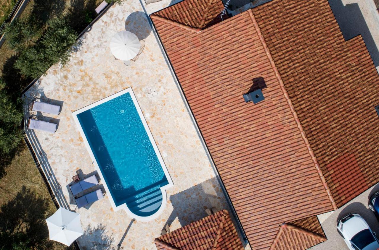זאדאר Wonderful Holiday House Bruno With Heated Pool מראה חיצוני תמונה
