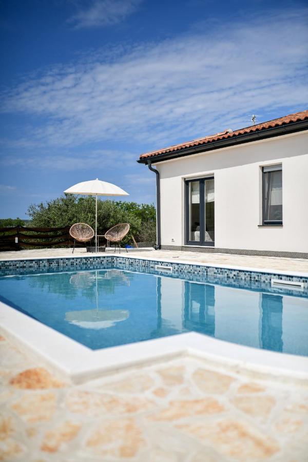 זאדאר Wonderful Holiday House Bruno With Heated Pool מראה חיצוני תמונה